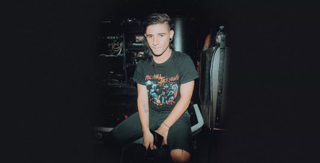 鄢手騏曾經 鄢手騏曾經