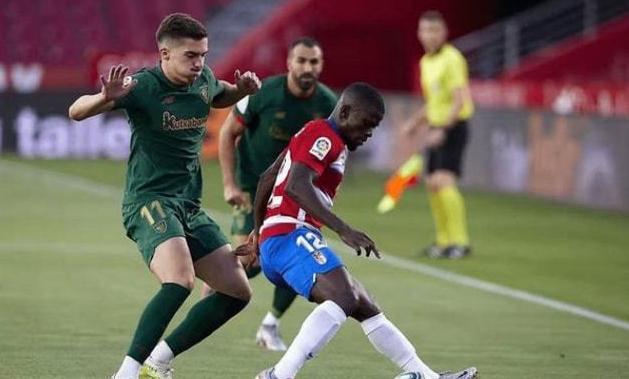 在讨论劳塔 在讨论劳塔