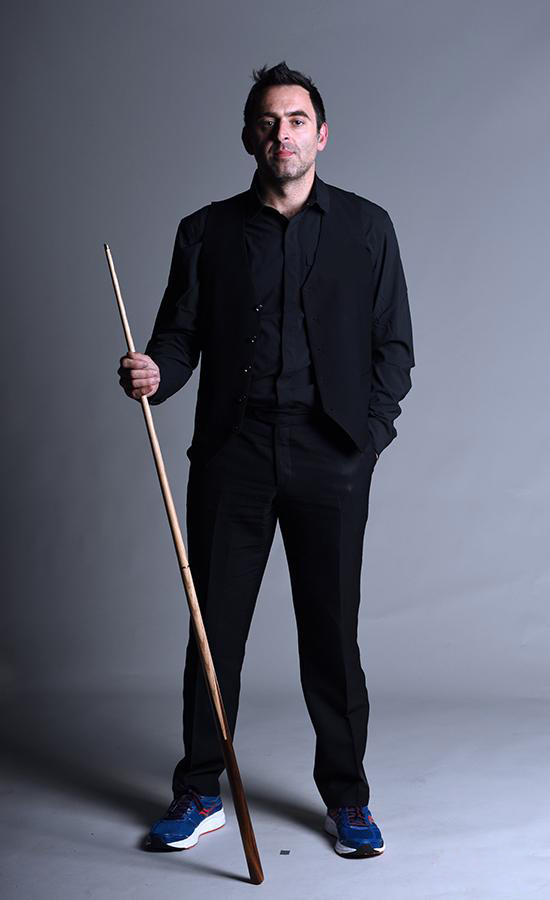 他的一举一 他的一举一